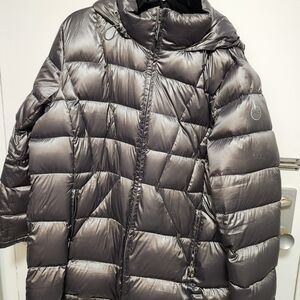 2x Calvin Klein packable jacket